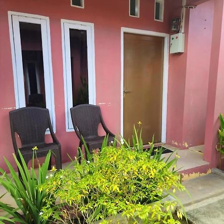 Baronda Guest House Sorong Exterior photo