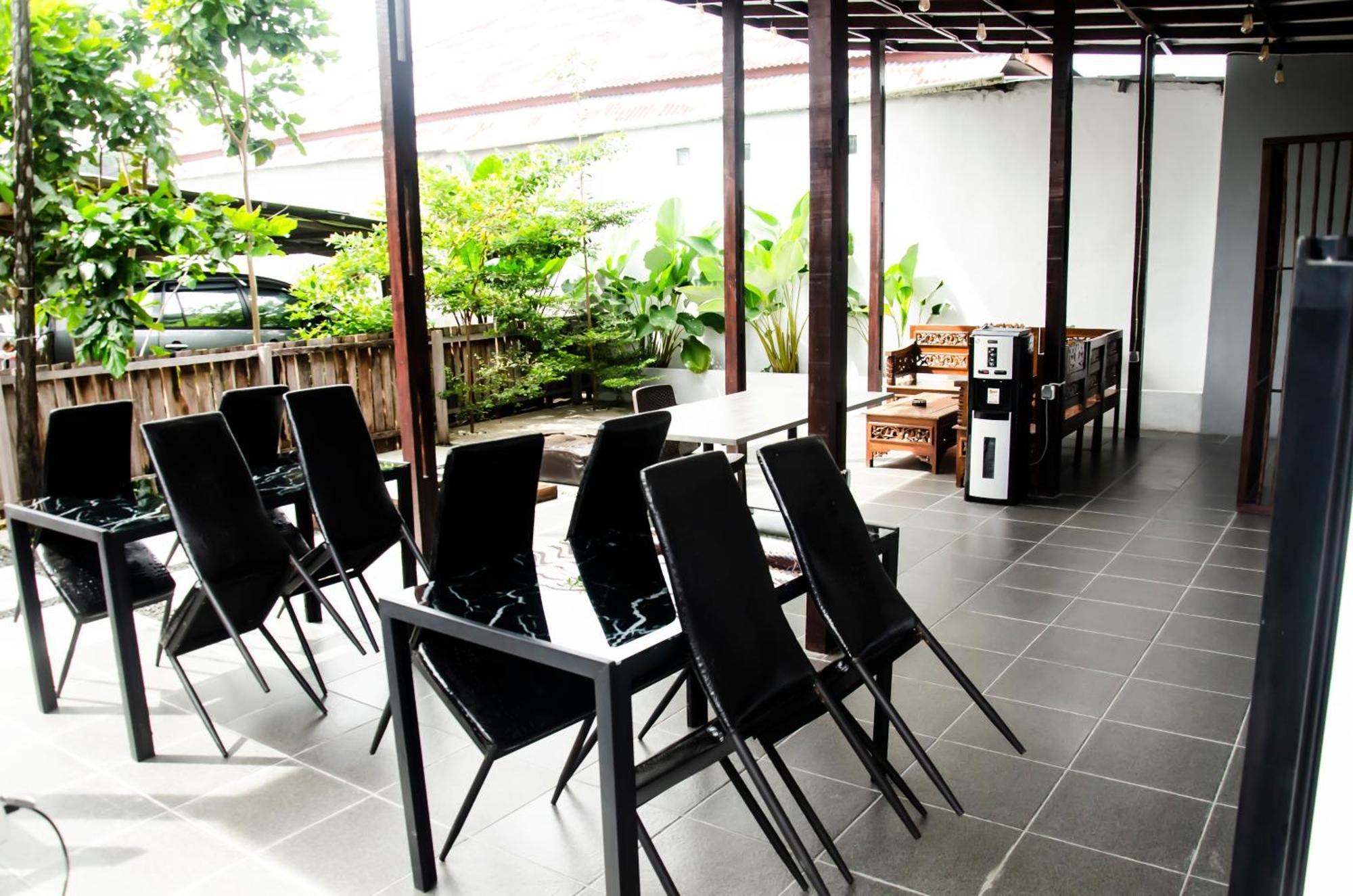 Baronda Guest House Sorong Exterior photo